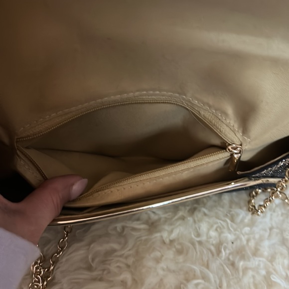Evening Clutch-gold-with detachable gold chain - Picture 5 of 12